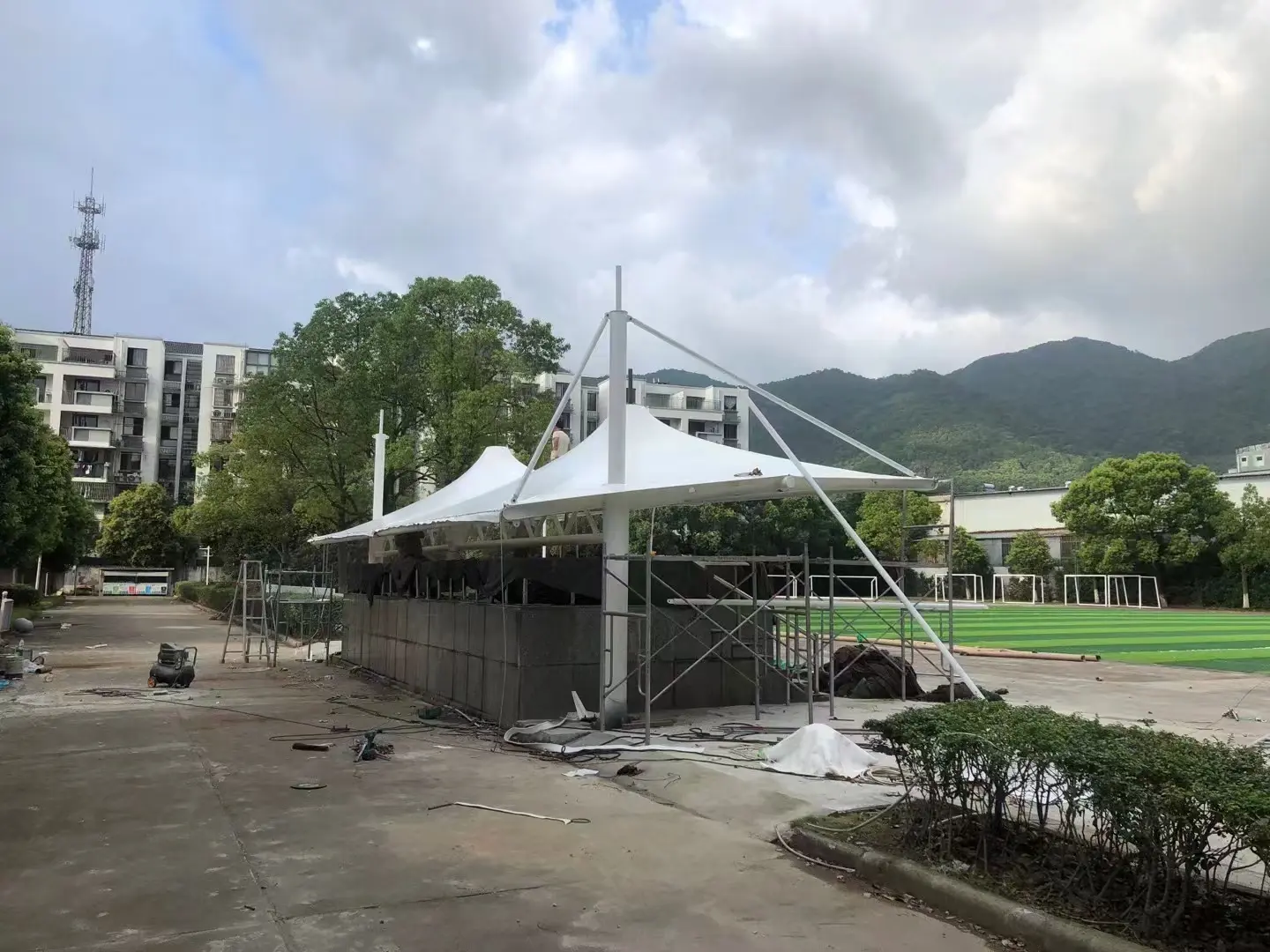 2026年贵州贵州停车棚球场棚改造纪实：老旧雨棚换新，运维压力怎么降